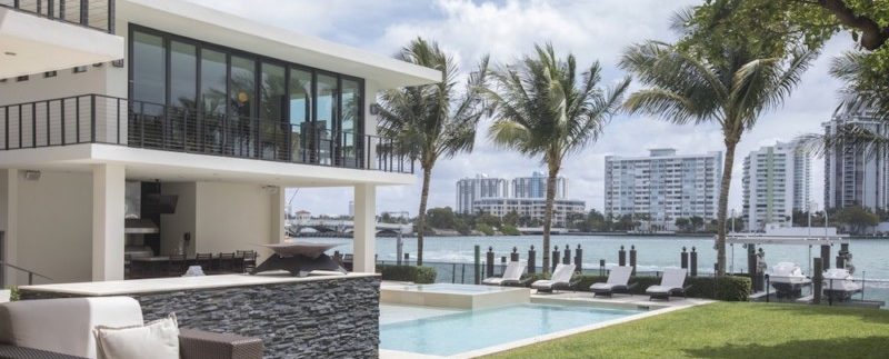 Tropical Modern A Seductive Spin On Island Style Homes Cambodia