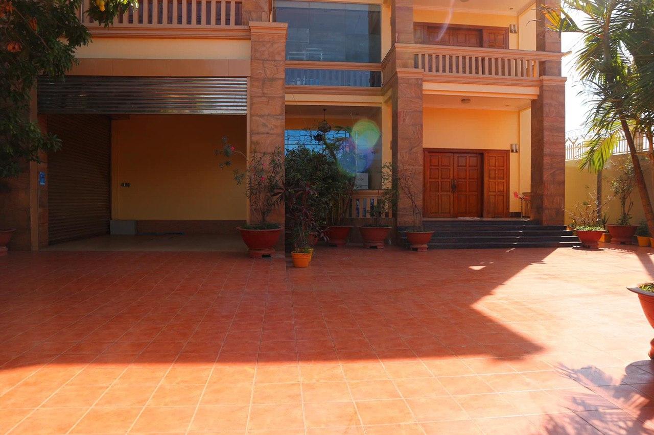Corner Villa on Tiger Street for Sale in Chbar Ampov Prek Aeng