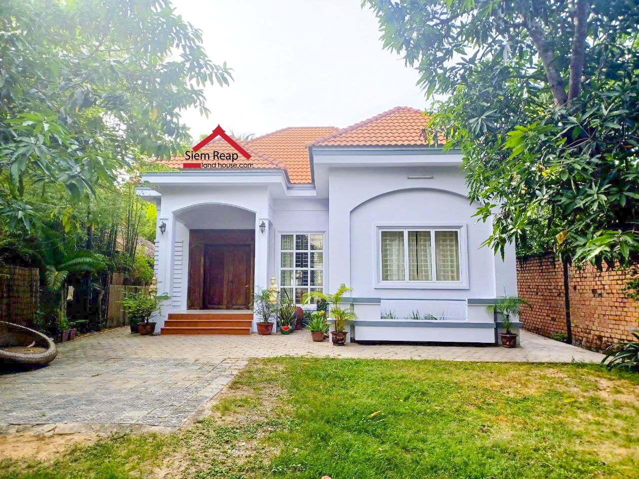 A beautiful private House for Rent 450 per month House Sala Kamraeuk