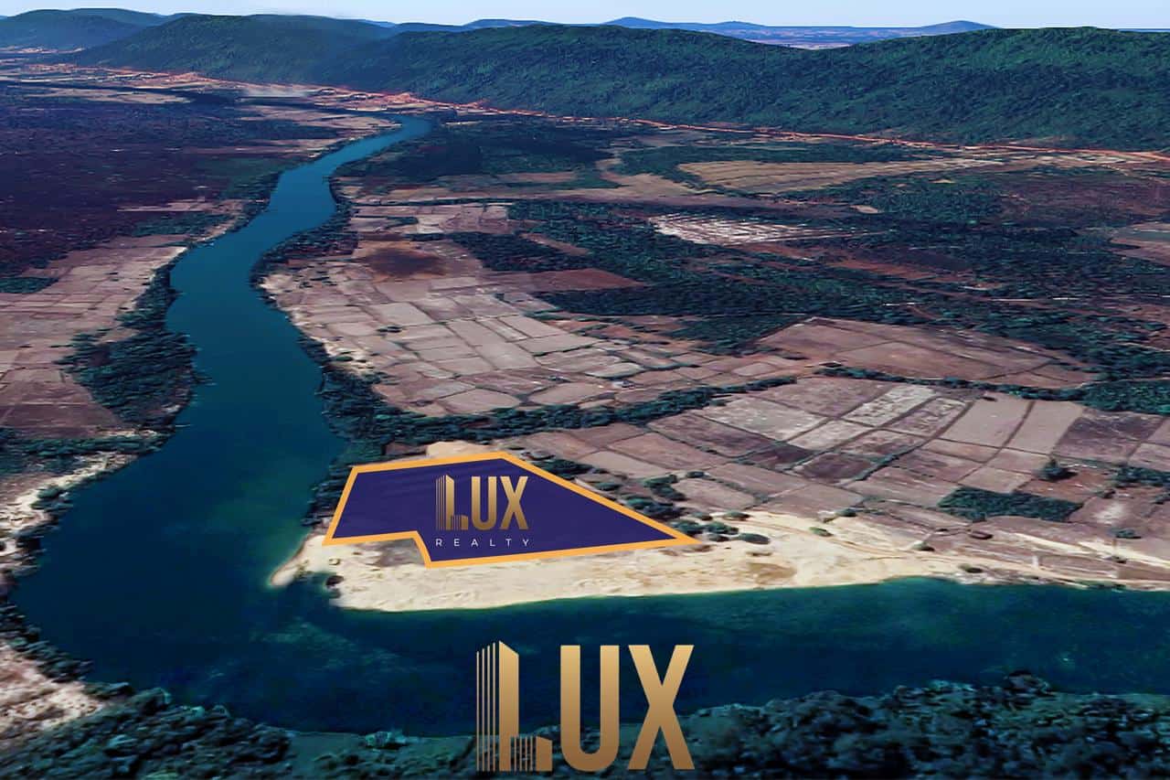 Beautiful Riverside Land For Sale with Fantastic Mountain Views in Sre